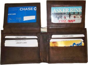 New Man's Bi fold Leather Wallet 12 Credit Cards 2 IDs 2 Sued lined Bill pockets - Image 3